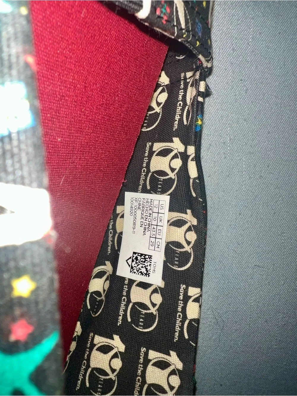 NWOT-NEVER WORN -TOMS x Save the Children black penguin Christmas W12